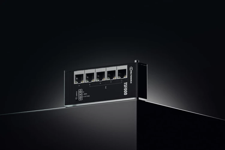 Switch przemysłowy Teltonika TSF000 PoE+ 4× PoE / 5× Ethernet 10/100 | IP30