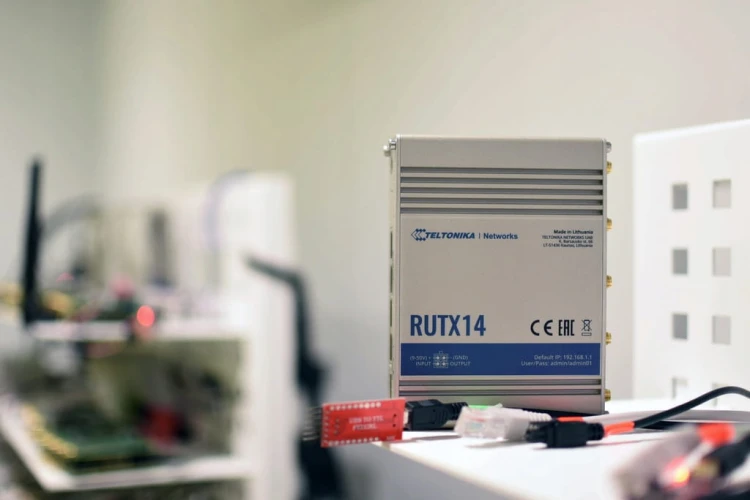 ROUTER LTE TELTONIKA RUTX14 Dual SIM 3xWAN GPS VPN